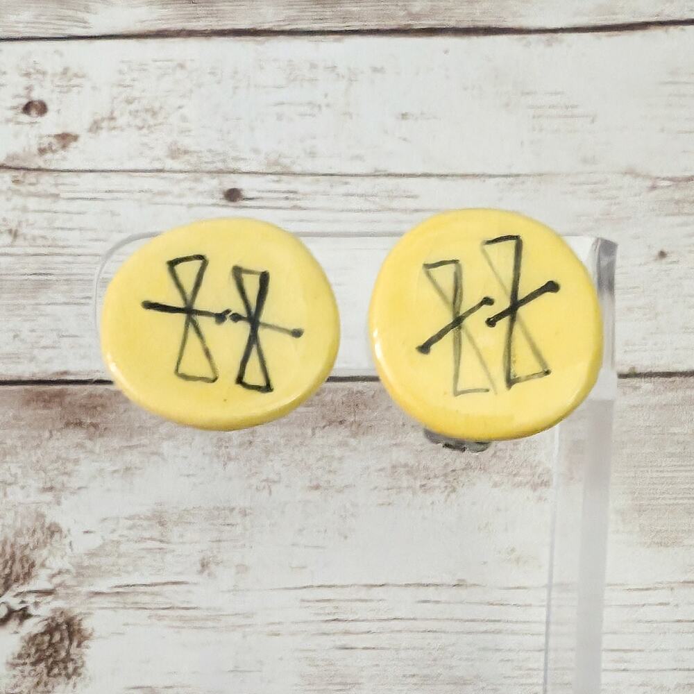 Vintage Clip On Earrings - Unusual - Loose Clips